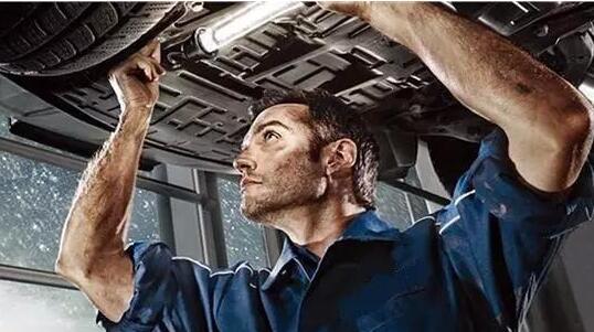 開(kāi)車(chē)省油技巧！教你用最少的油跑最遠(yuǎn)的路