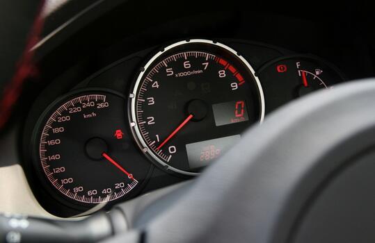 開(kāi)車(chē)省油技巧！教你用最少的油跑最遠(yuǎn)的路