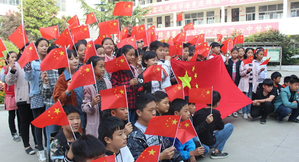 鄲城縣社會各界開展“中國紅慶國慶”慶?；顒?dòng)