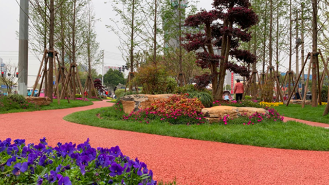 周口：街頭“小游園” 幸?！按竺裆?> </a></TD>             </TR>           </TBODY>         </TABLE>         <TABLE class=margin_4 border=0 cellSpacing=0 cellPadding=0 width=